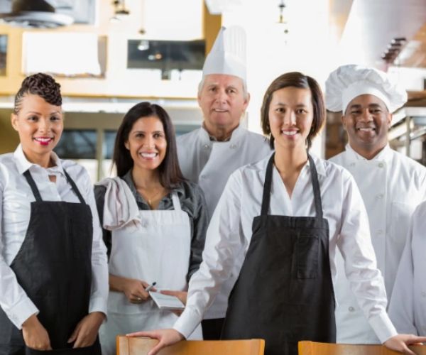 دليل شروط استقدام عمال مطعم من اندونيسيا 2025 26 شروط استقدام عمال مطعم